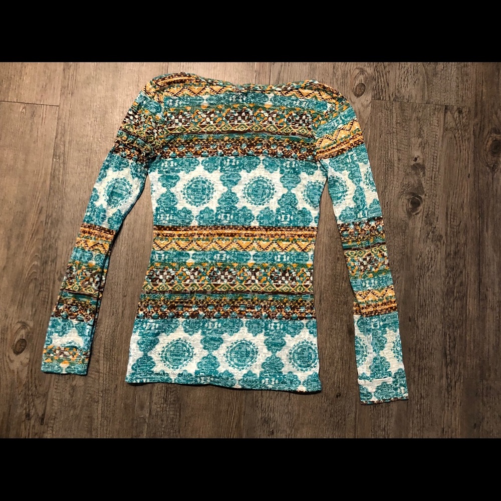 Rue 21 Pattern Top - Picture 3 of 3